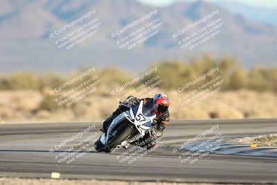 media/Dec-07-2025-CVMA (Sun) [[3e7d2de5dc]]/Race 18-Formula Twins-Formula 40 UL/